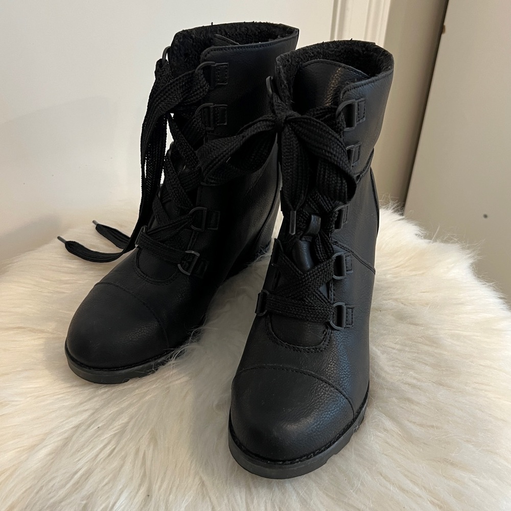 Sorel look a like wedge boots